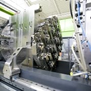 2025 07 die evolution einer der wegweisenden entwicklungen im spritzgießmaschinenbau 2